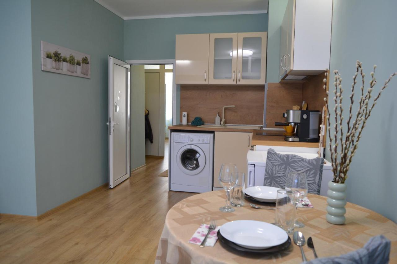 City Center Apartment Бургас Екстериор снимка
