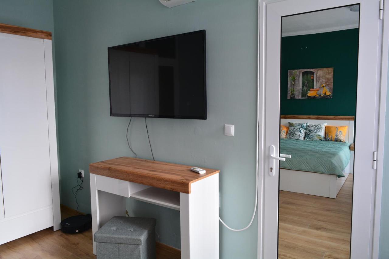 City Center Apartment Бургас Екстериор снимка