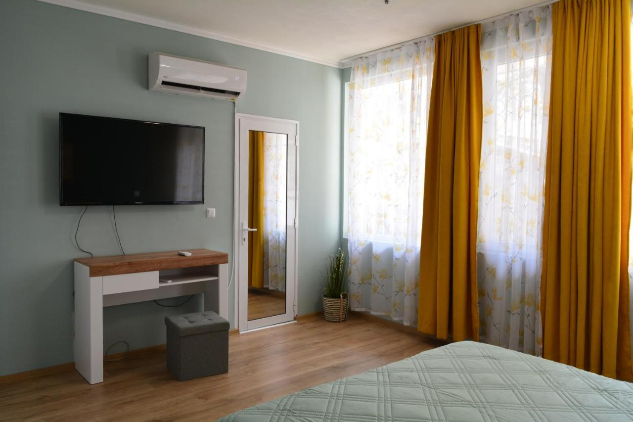 City Center Apartment Бургас Екстериор снимка