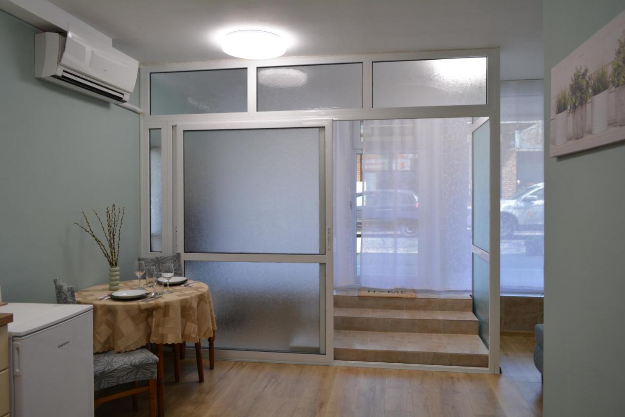 City Center Apartment Бургас Екстериор снимка