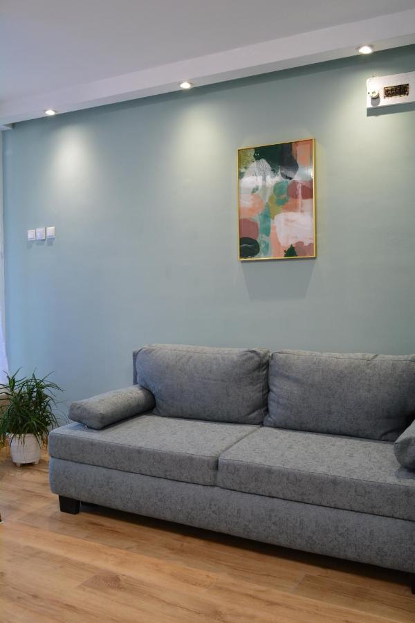 City Center Apartment Бургас Екстериор снимка